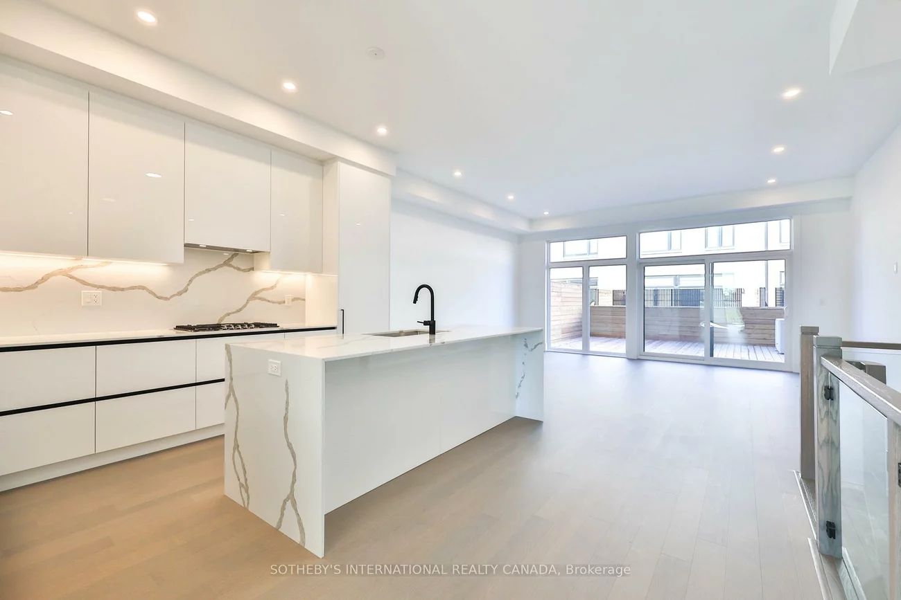 60, Lou Parsons Way, Port Credit, Mississauga