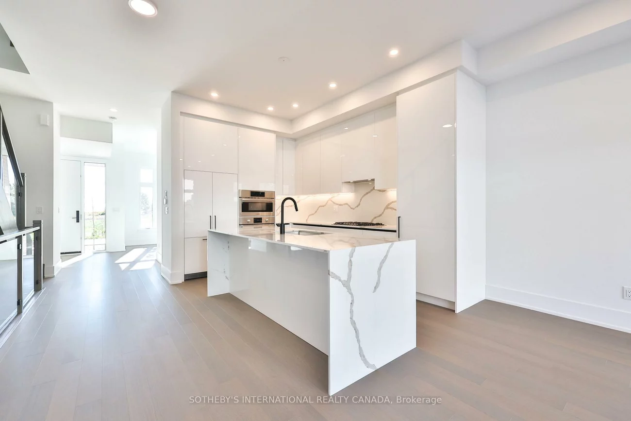 60, Lou Parsons Way, Port Credit, Mississauga