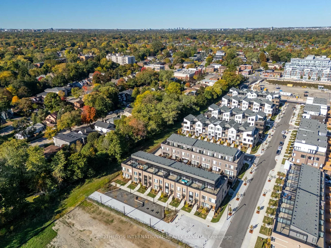 60, Lou Parsons Way, Port Credit, Mississauga