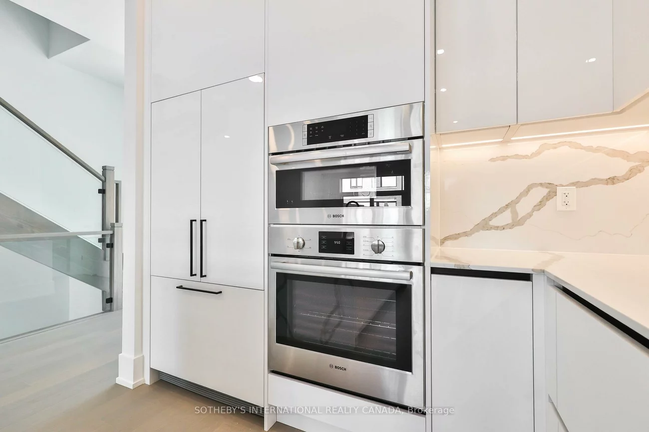 60, Lou Parsons Way, Port Credit, Mississauga