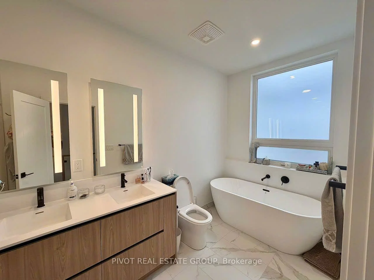 35, Lou Parsons, Port Credit, Mississauga