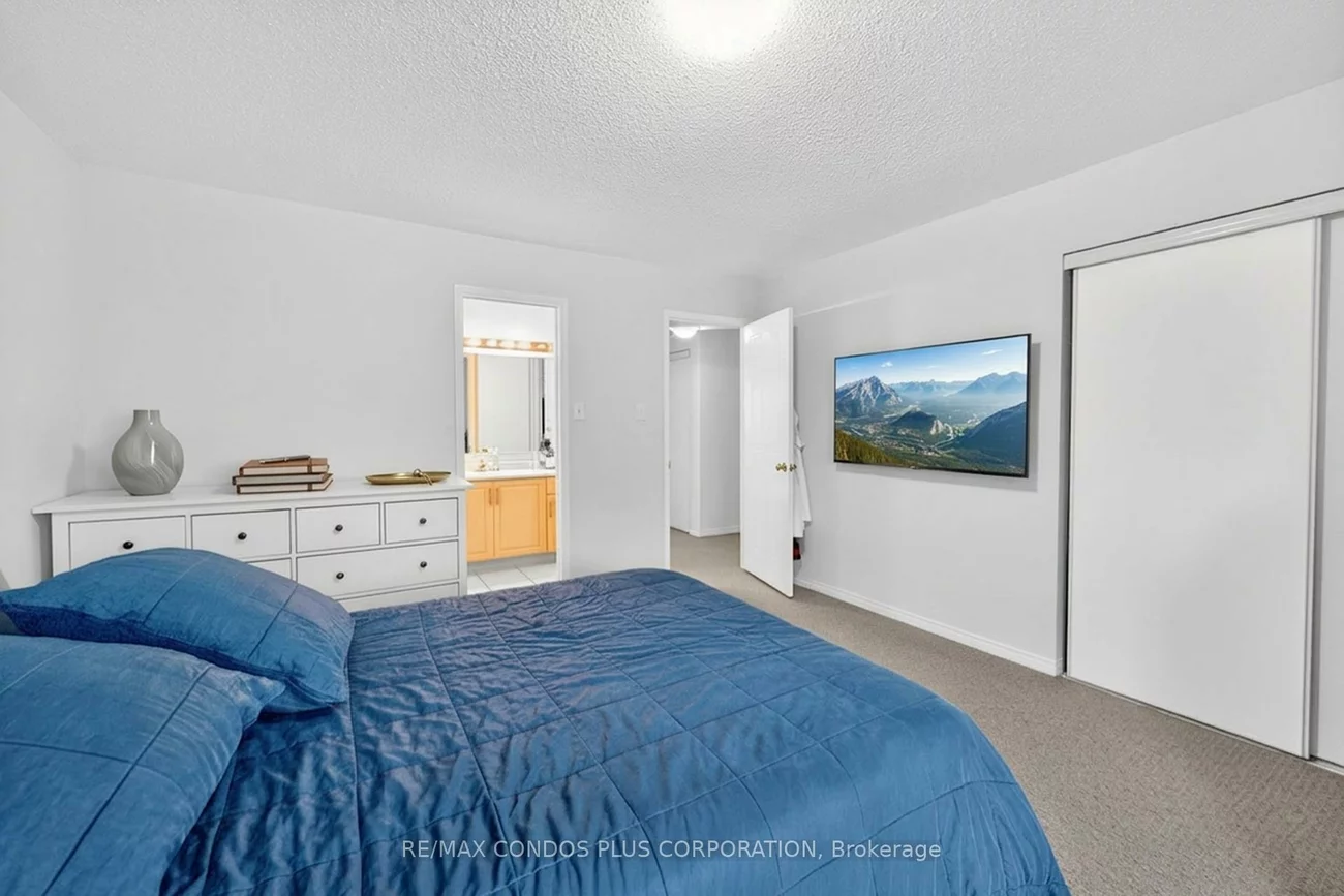 2945, Thomas, Central Erin Mills, Mississauga