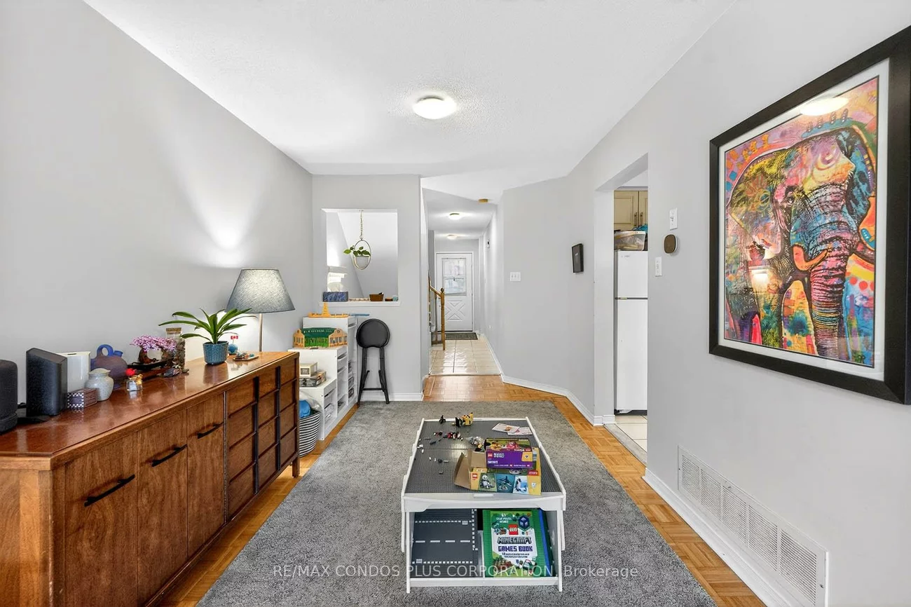 2945, Thomas, Central Erin Mills, Mississauga