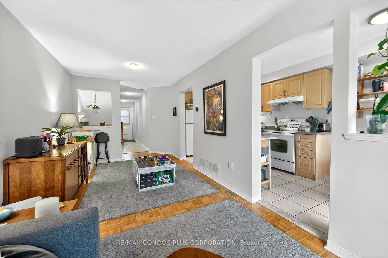 2945, Thomas, Central Erin Mills, Mississauga