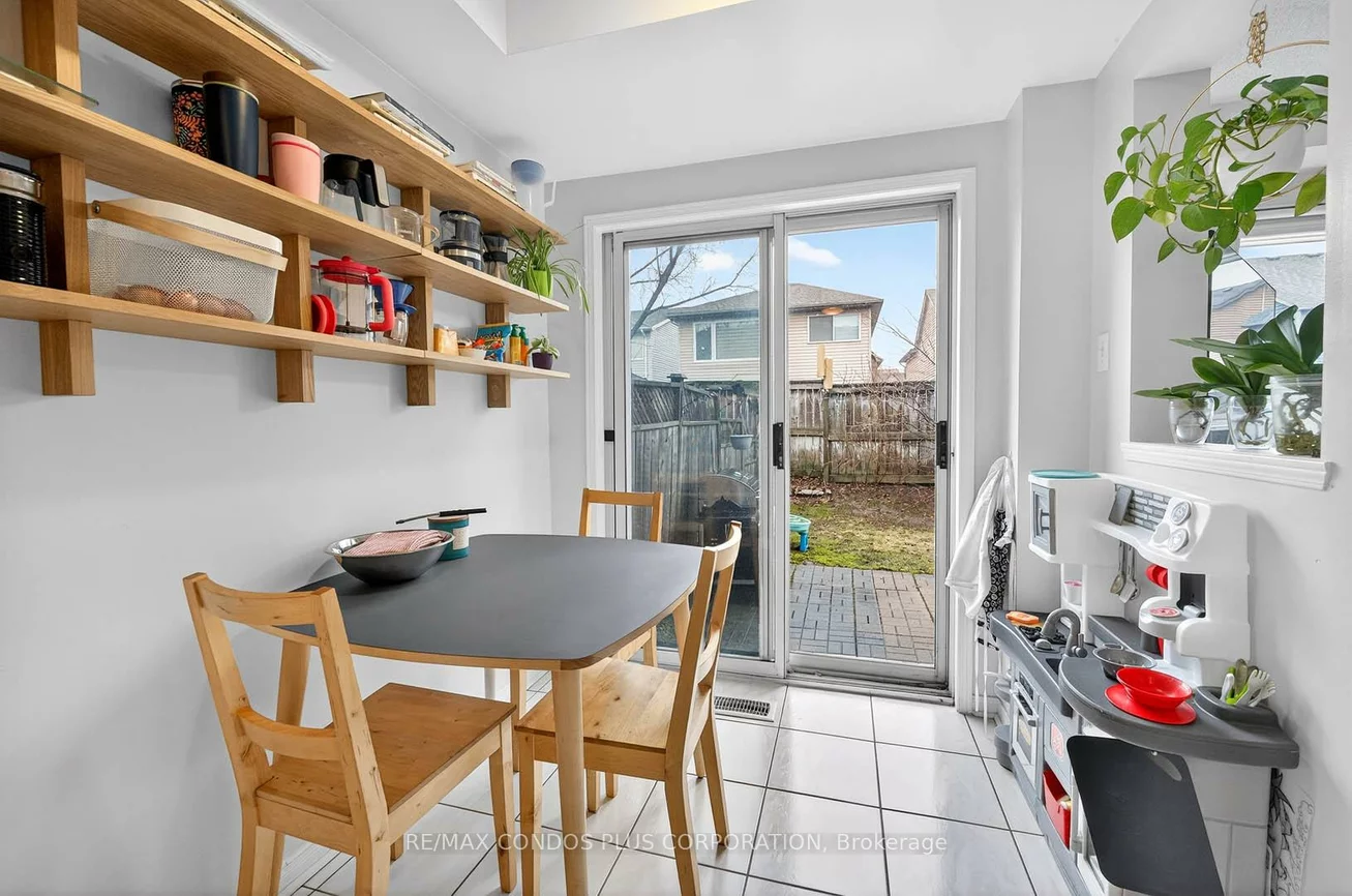 2945, Thomas, Central Erin Mills, Mississauga