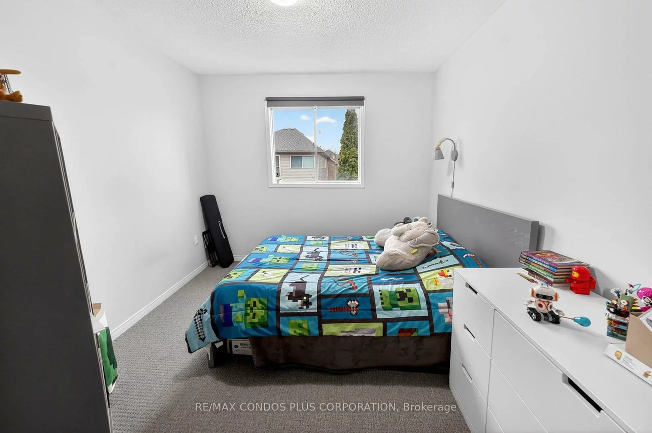 2945, Thomas, Central Erin Mills, Mississauga