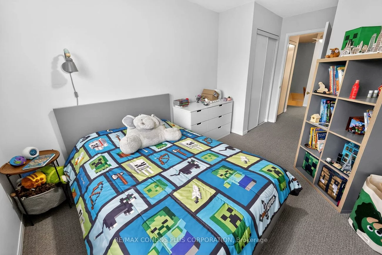 2945, Thomas, Central Erin Mills, Mississauga