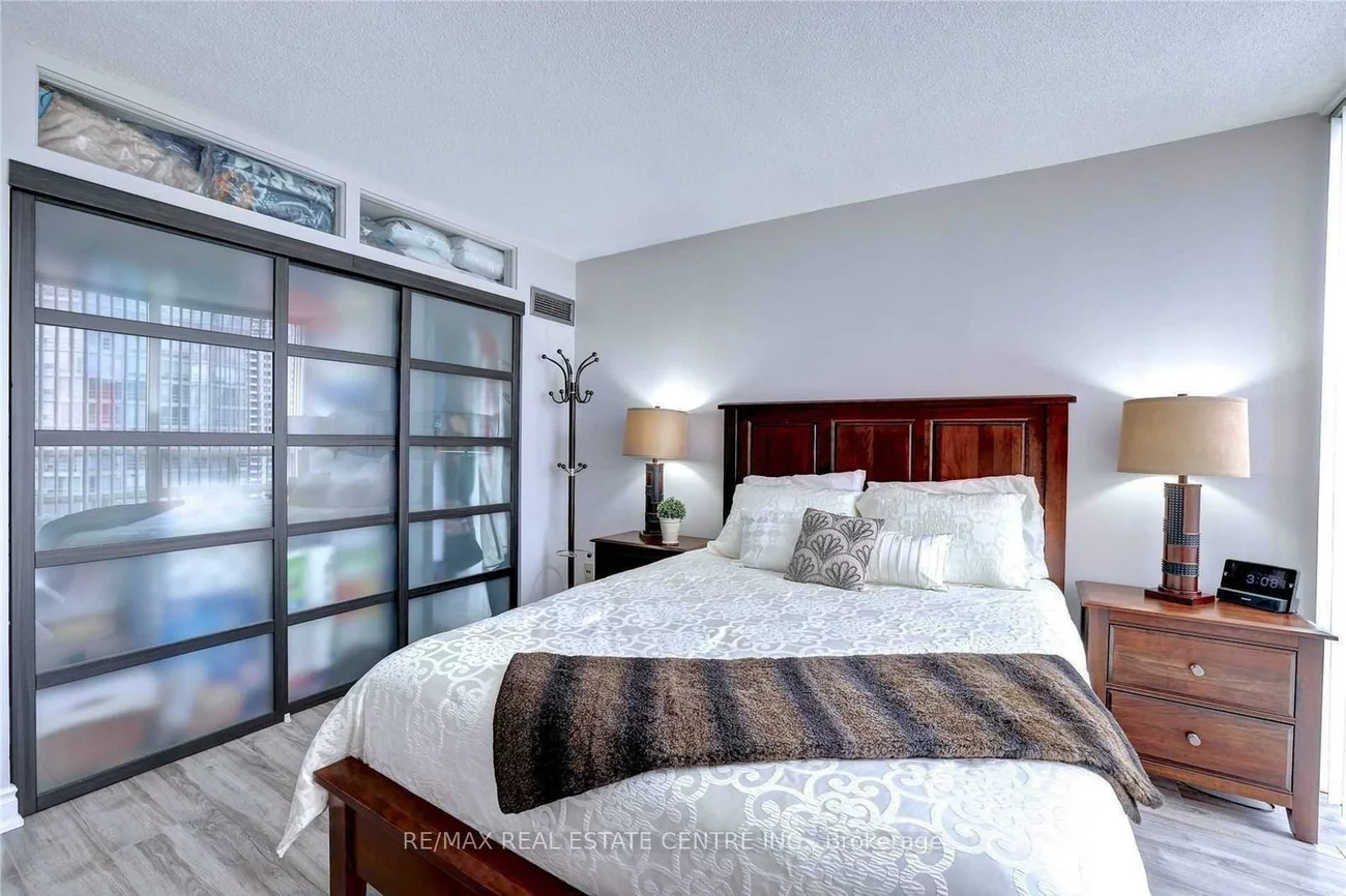 50, Eglinton, Hurontario, Mississauga