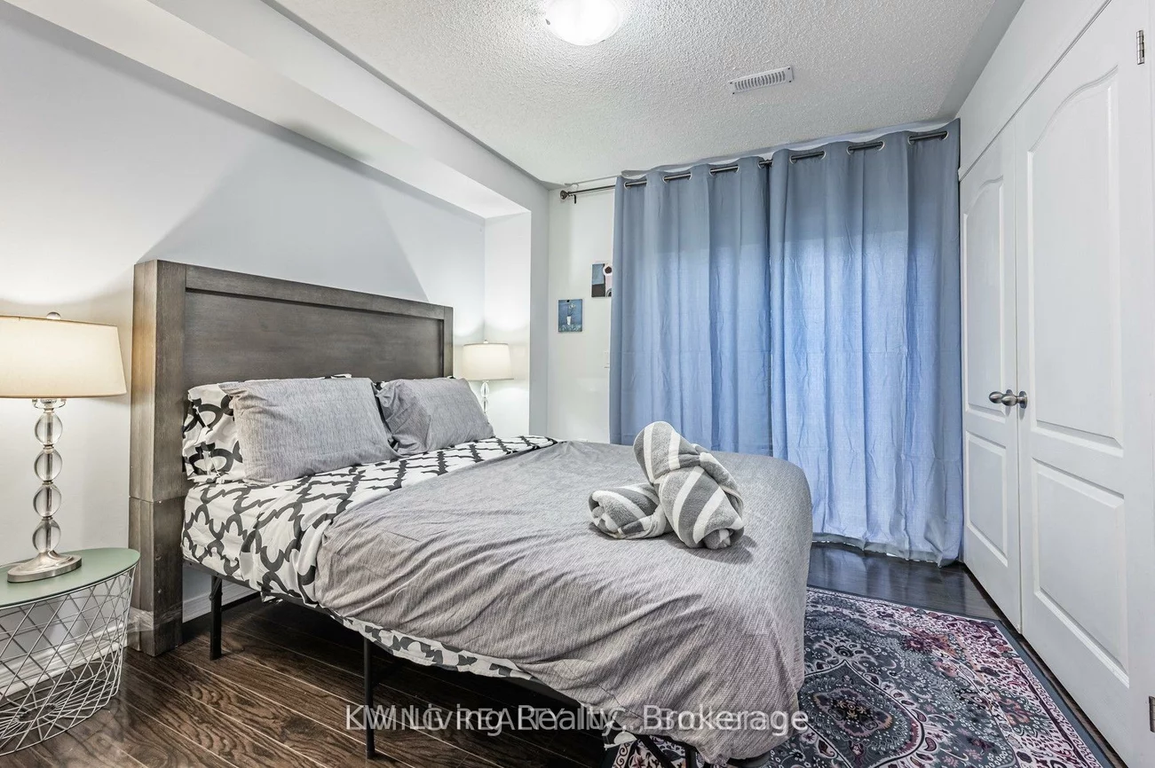 6625, Falconer, Streetsville, Mississauga