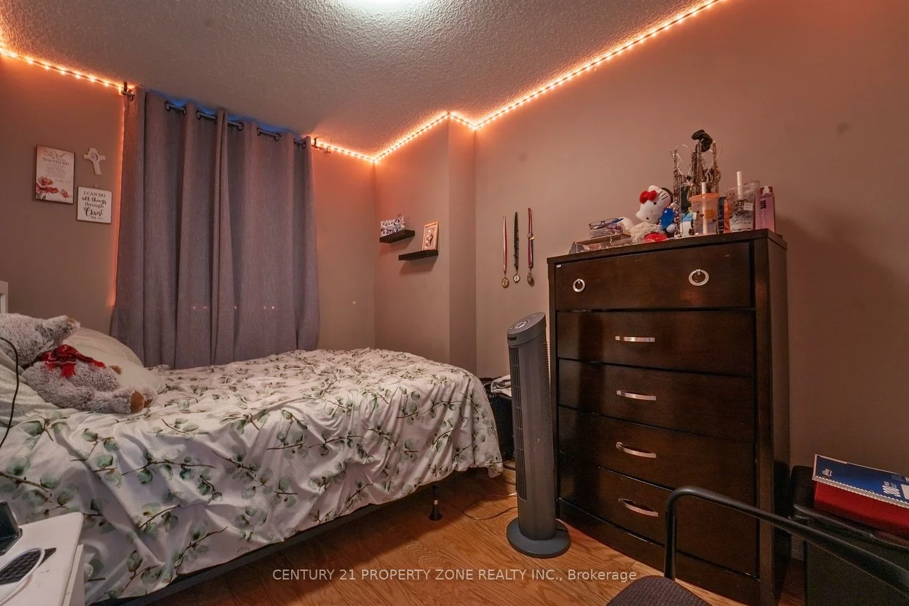 1625, Bloor, Applewood, Mississauga