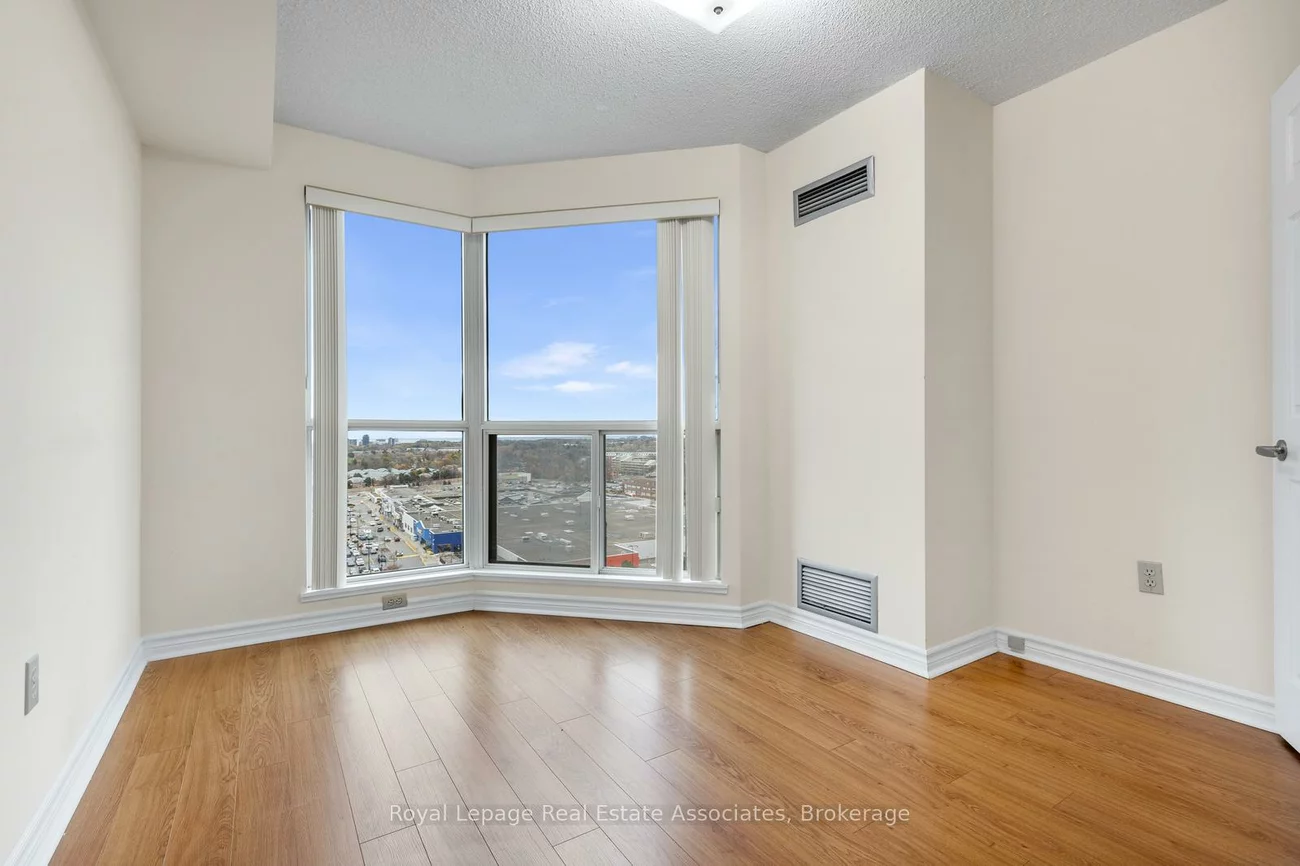 2155, Burnhamthorpe, Erin Mills, Mississauga