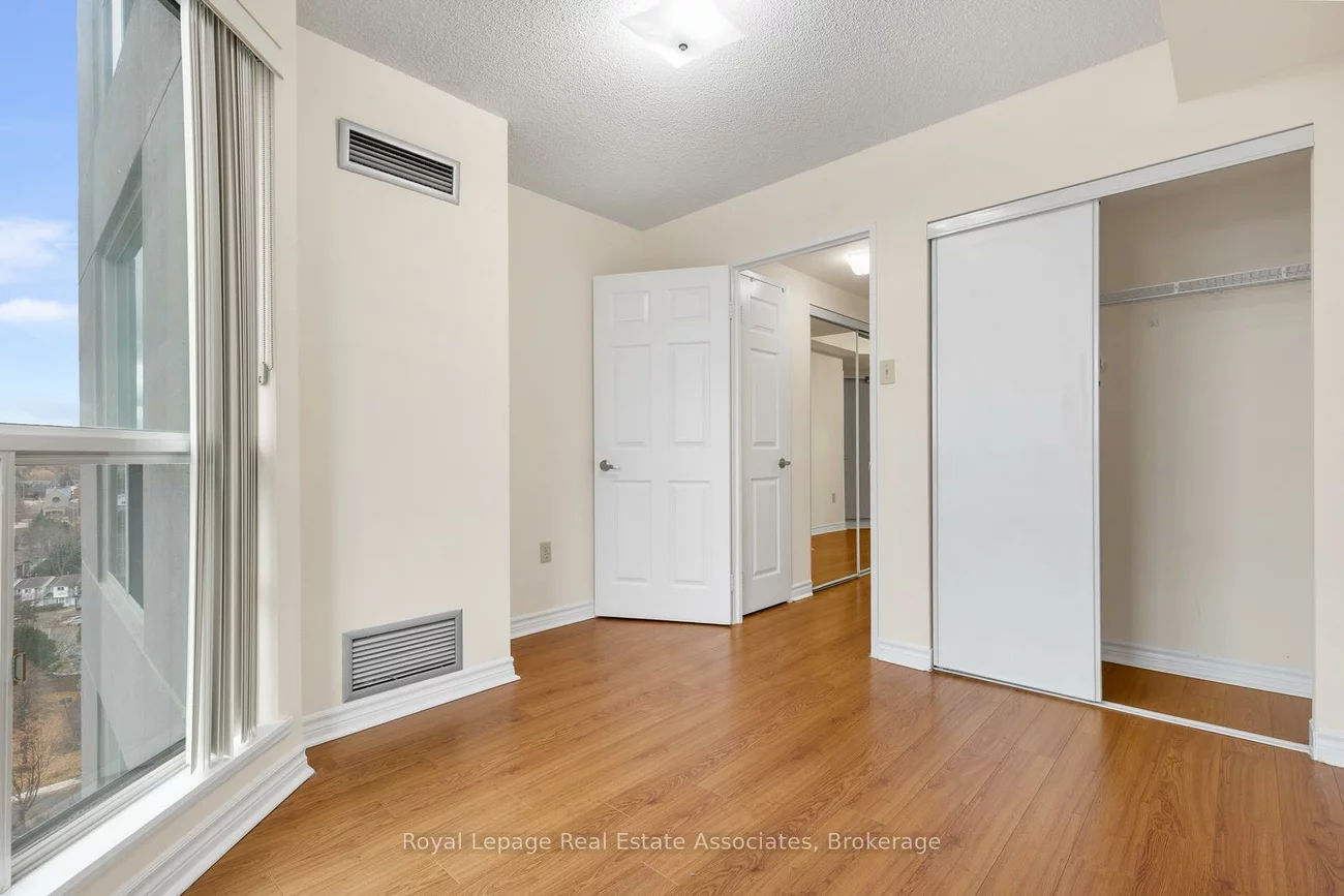 2155, Burnhamthorpe, Erin Mills, Mississauga