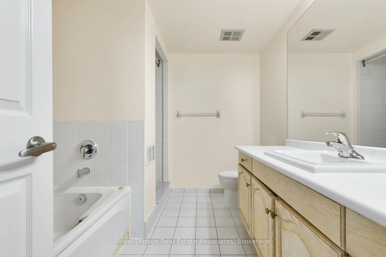 2155, Burnhamthorpe, Erin Mills, Mississauga