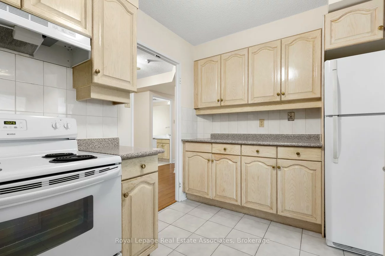 2155, Burnhamthorpe, Erin Mills, Mississauga