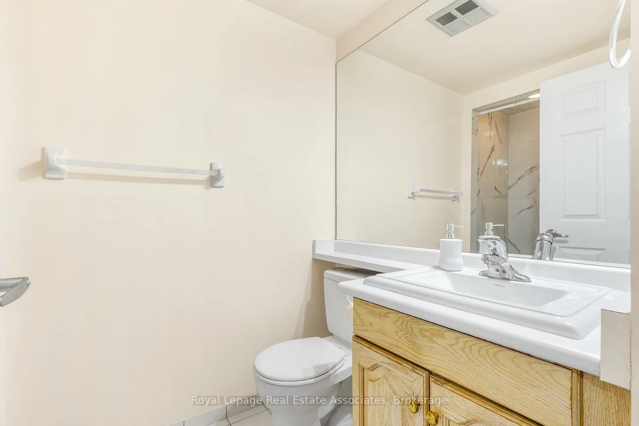 2155, Burnhamthorpe, Erin Mills, Mississauga