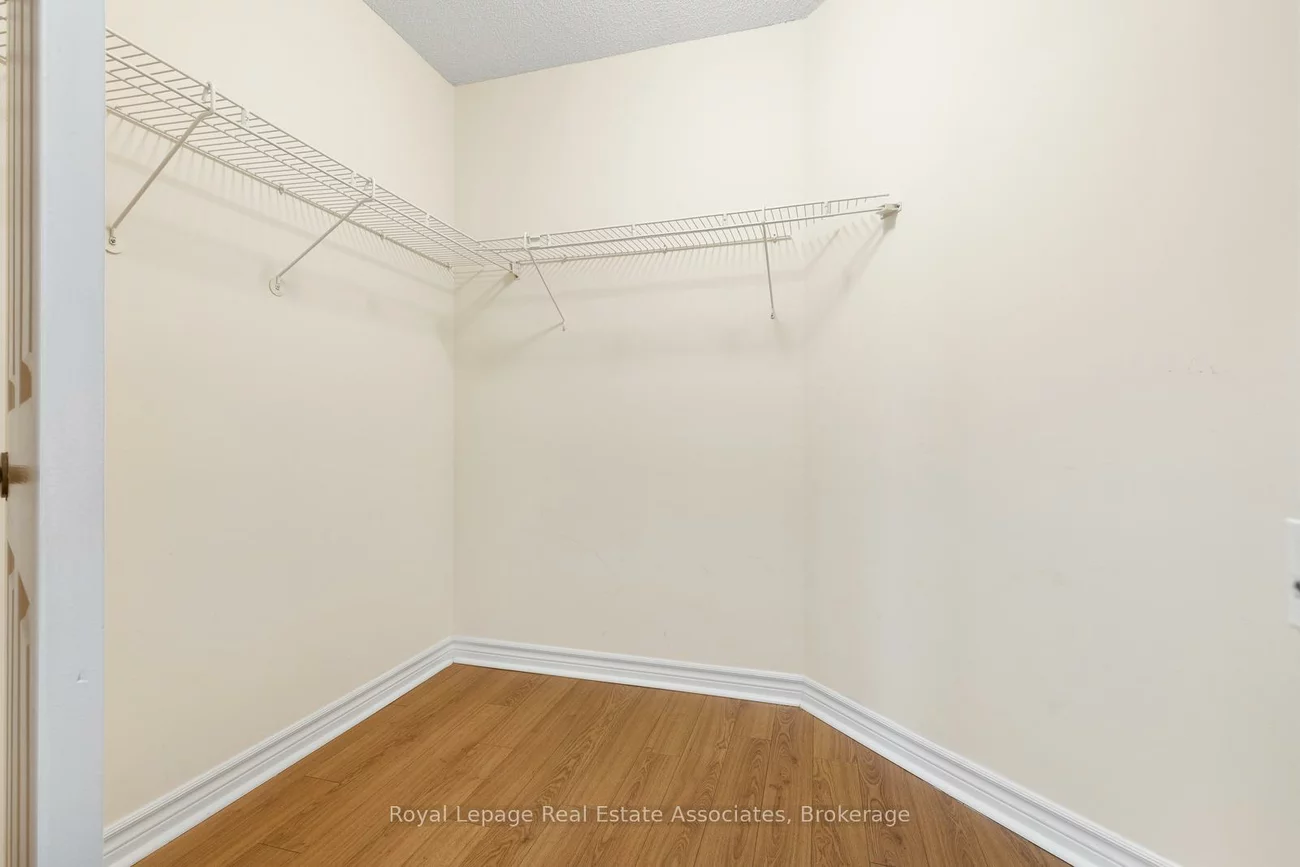 2155, Burnhamthorpe, Erin Mills, Mississauga