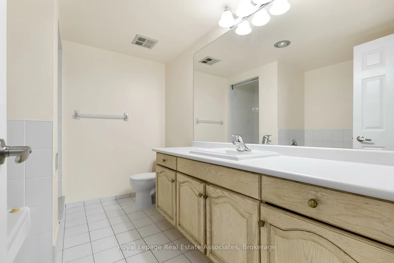 2155, Burnhamthorpe, Erin Mills, Mississauga