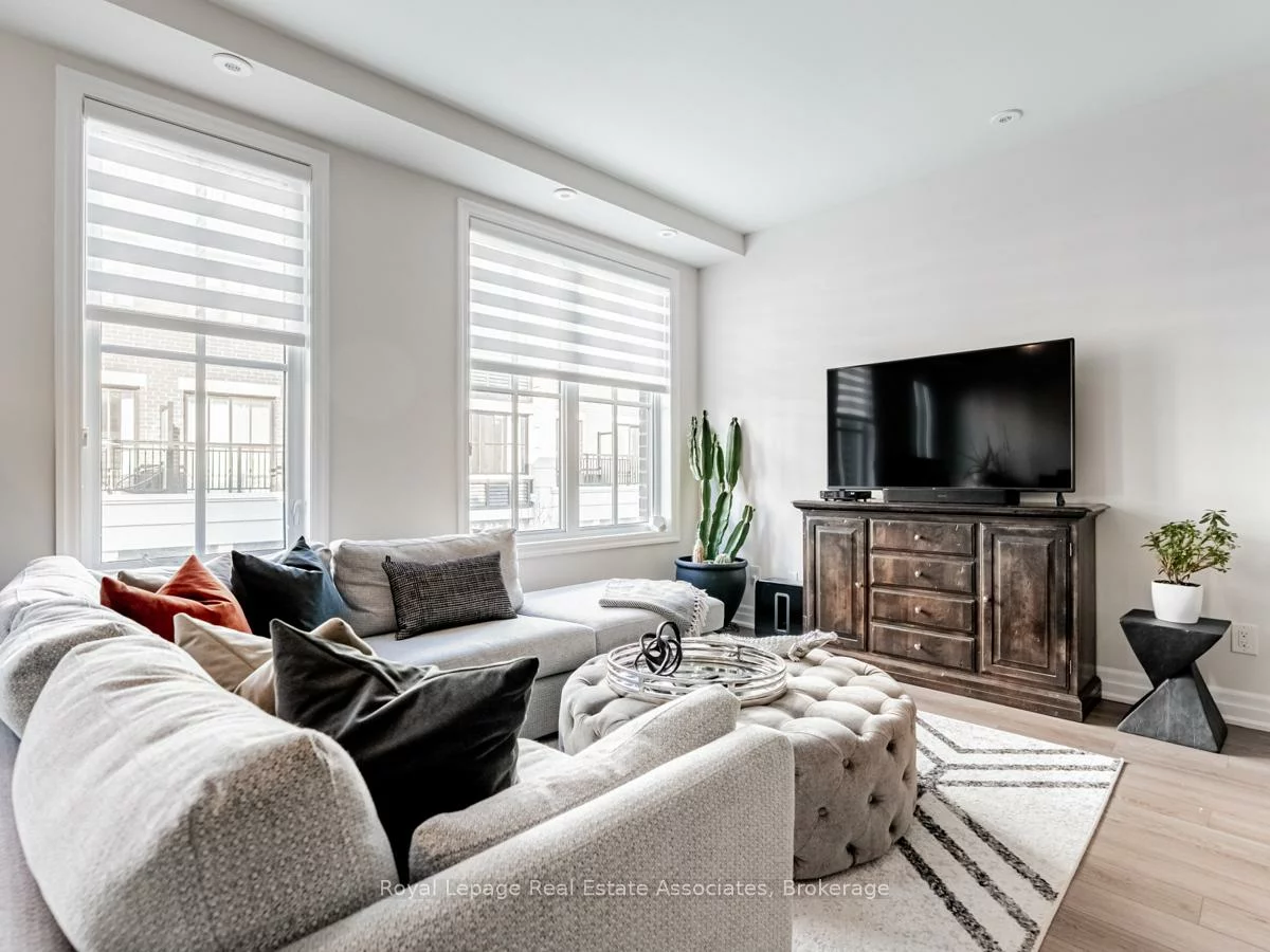 657, Cricklewood, Mineola, Mississauga