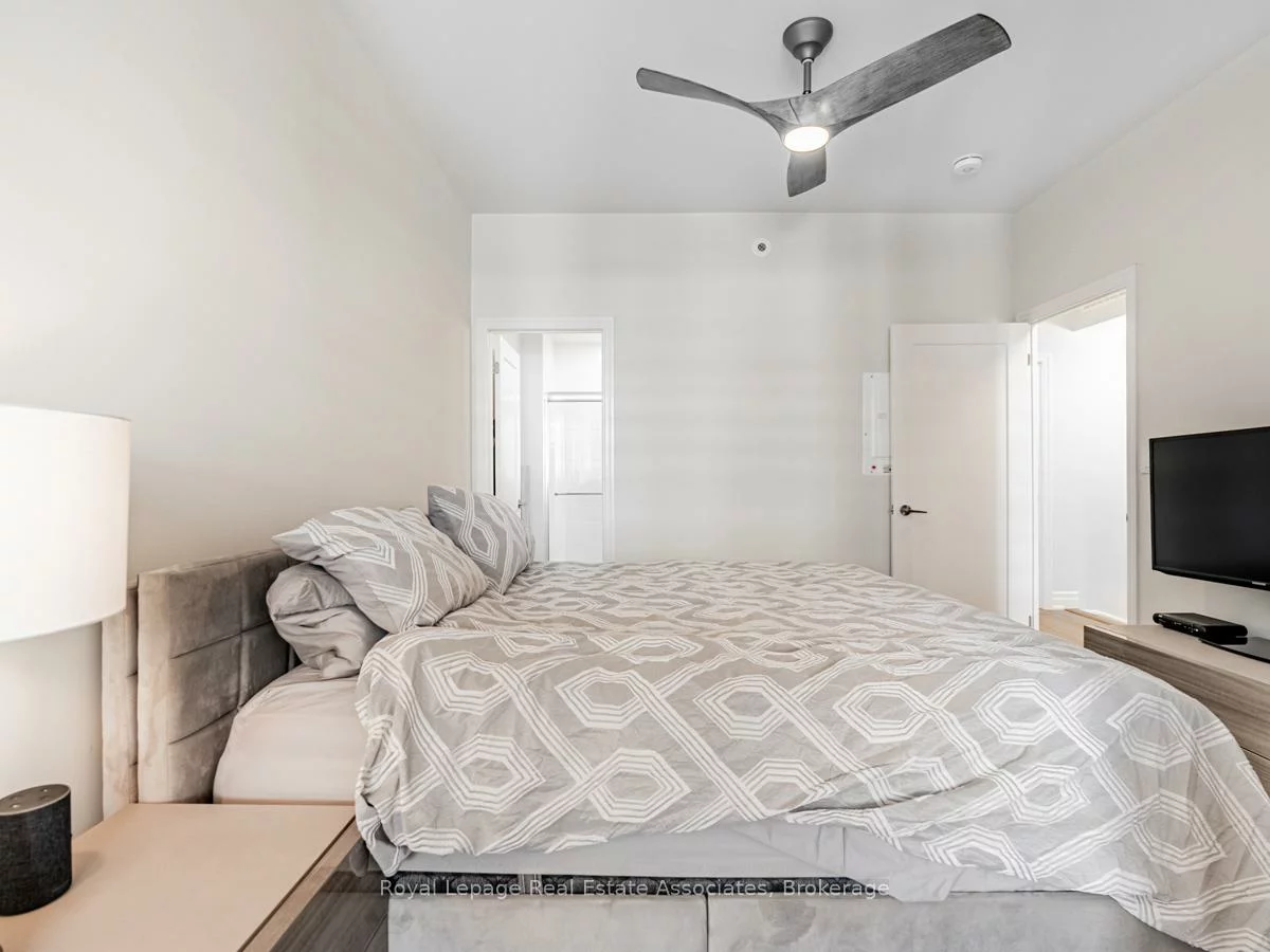 657, Cricklewood, Mineola, Mississauga