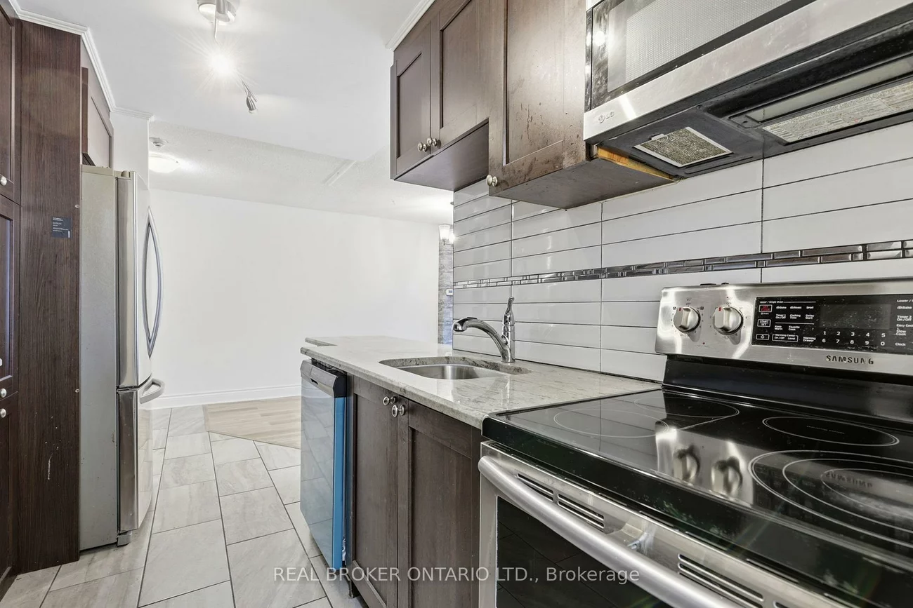 25, Fairview, Fairview, Mississauga