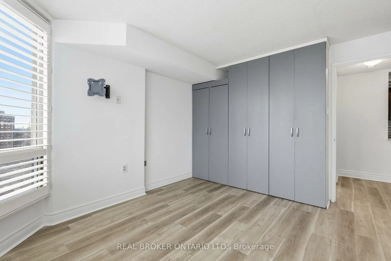 25, Fairview, Fairview, Mississauga