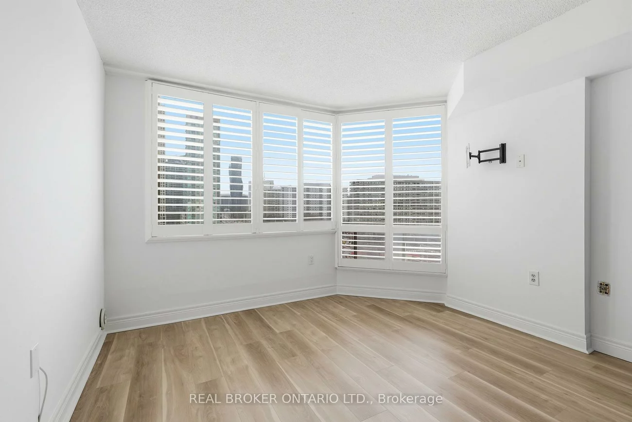 25, Fairview, Fairview, Mississauga