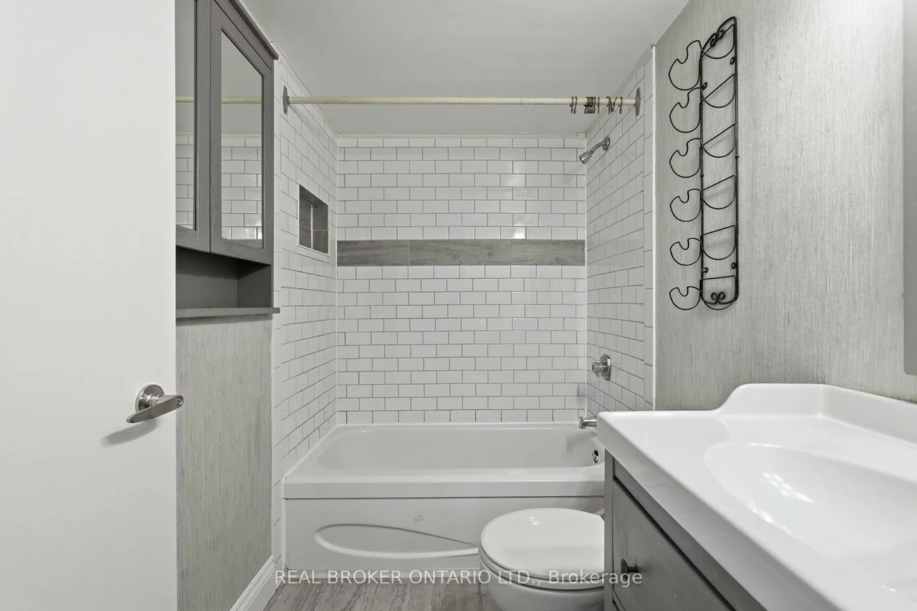 25, Fairview, Fairview, Mississauga