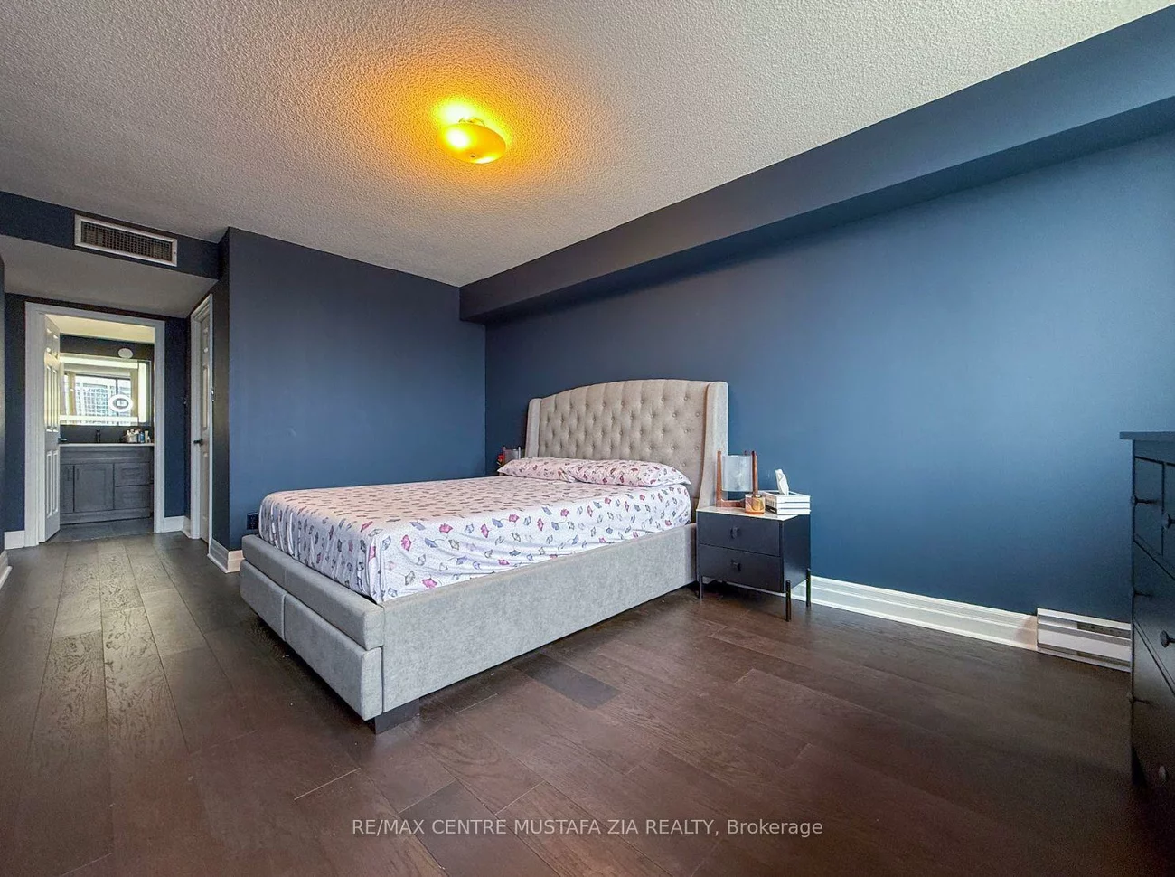 4235, Sherwoodtowne, City Centre, Mississauga