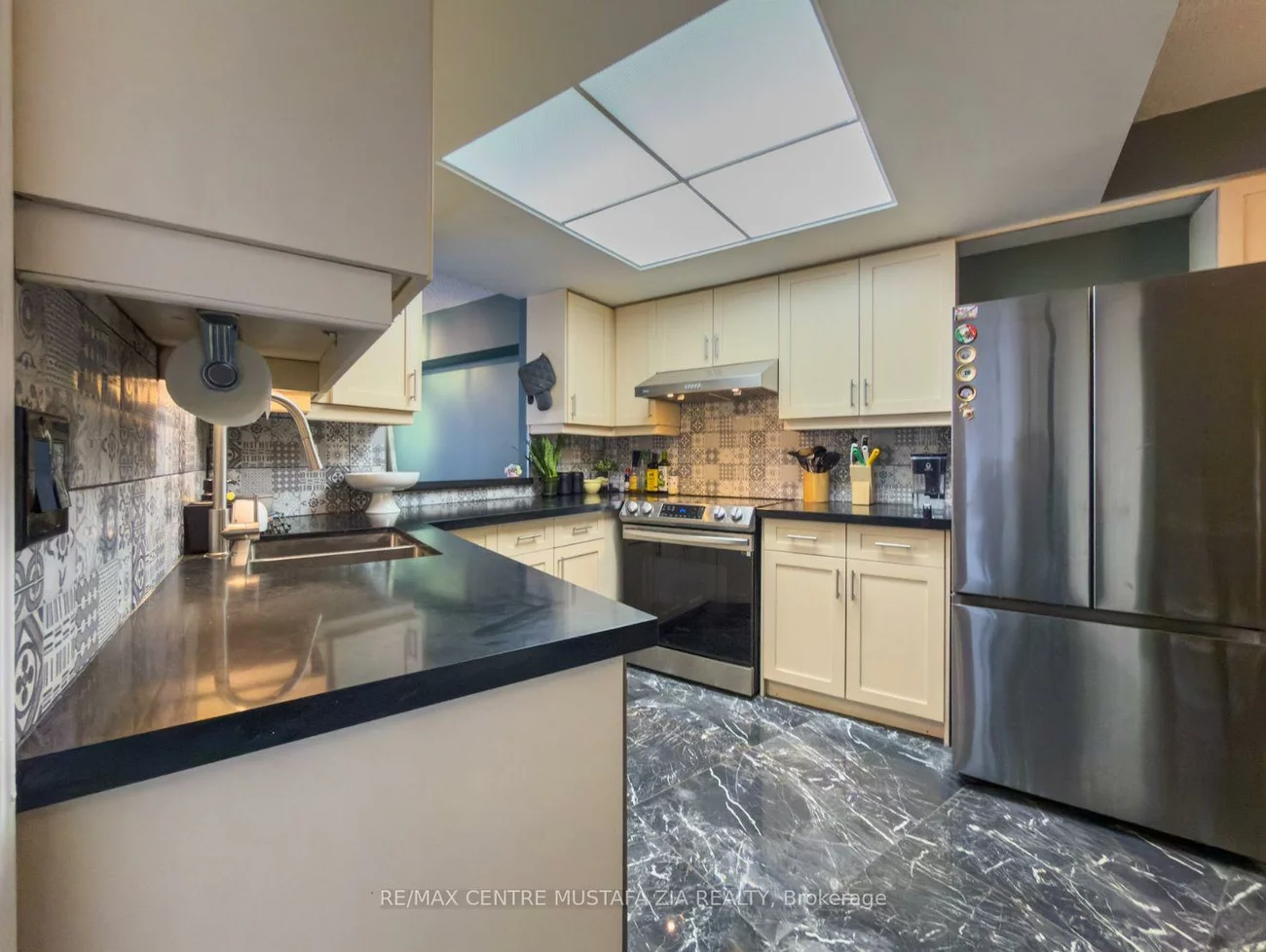 4235, Sherwoodtowne, City Centre, Mississauga