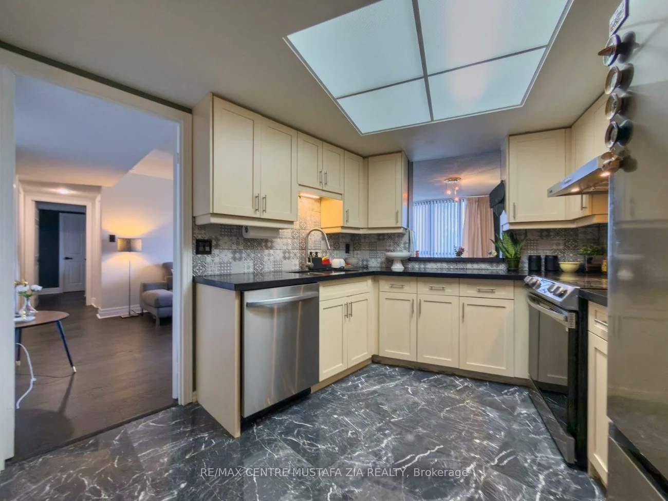 4235, Sherwoodtowne, City Centre, Mississauga