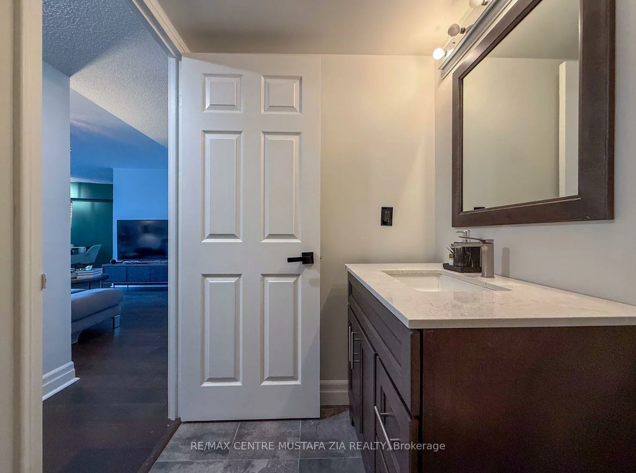 4235, Sherwoodtowne, City Centre, Mississauga