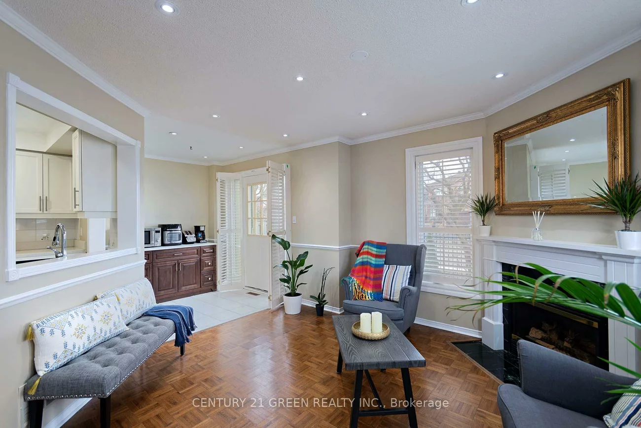 455, Apache, Hurontario, Mississauga