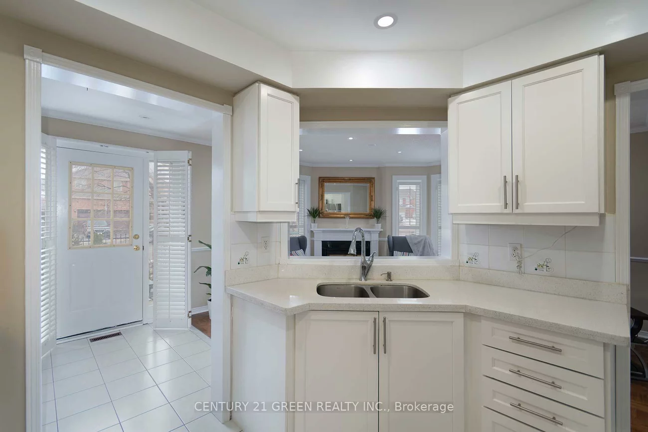 455, Apache, Hurontario, Mississauga