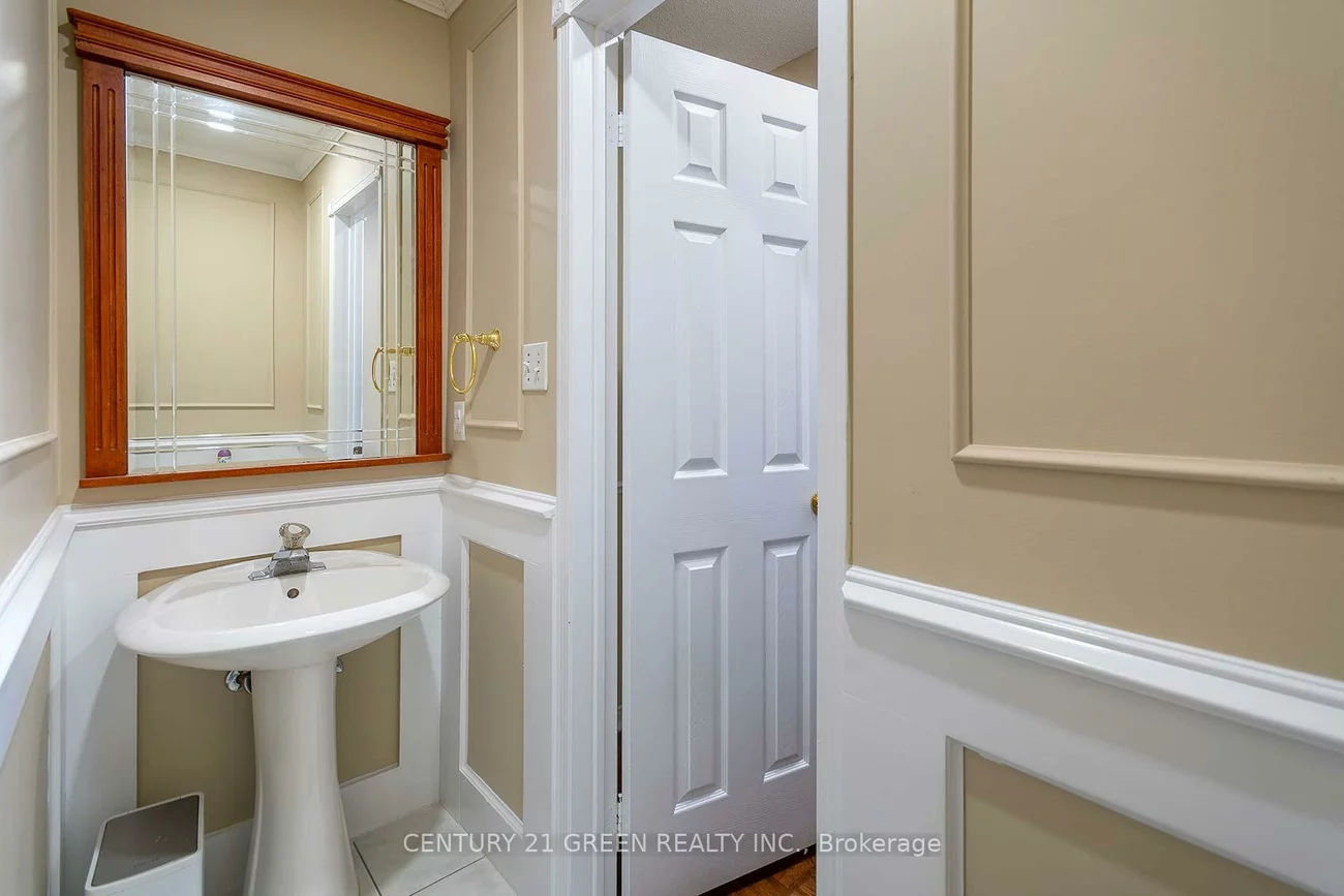 455, Apache, Hurontario, Mississauga