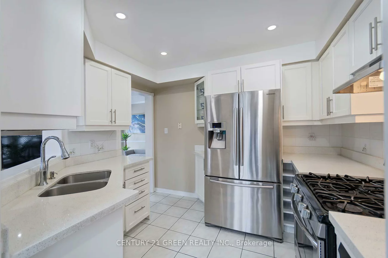 455, Apache, Hurontario, Mississauga