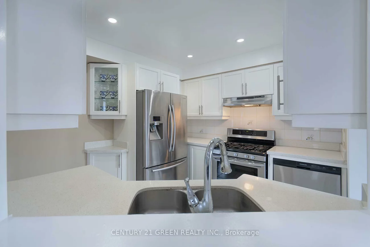 455, Apache, Hurontario, Mississauga