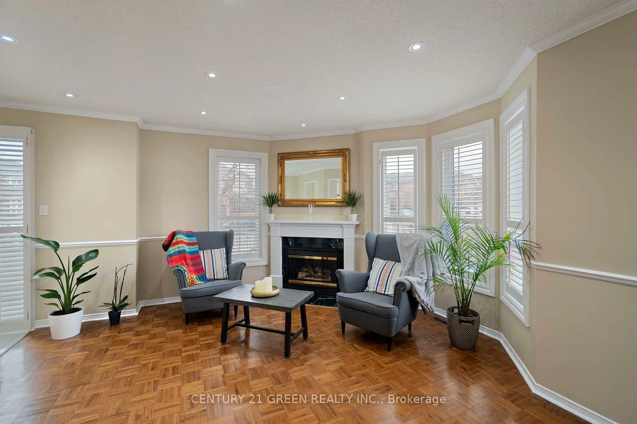 455, Apache, Hurontario, Mississauga