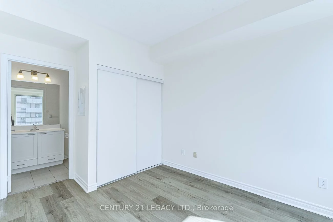 385, Prince Of Wales, City Centre, Mississauga