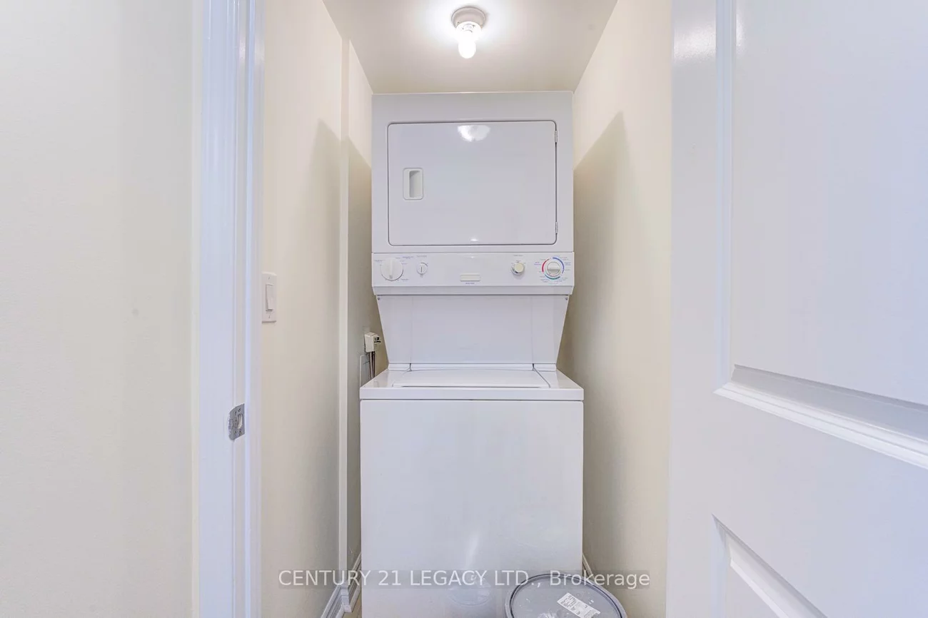 385, Prince Of Wales, City Centre, Mississauga