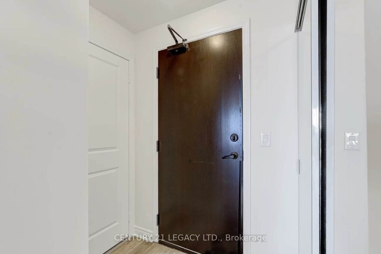 385, Prince Of Wales, City Centre, Mississauga