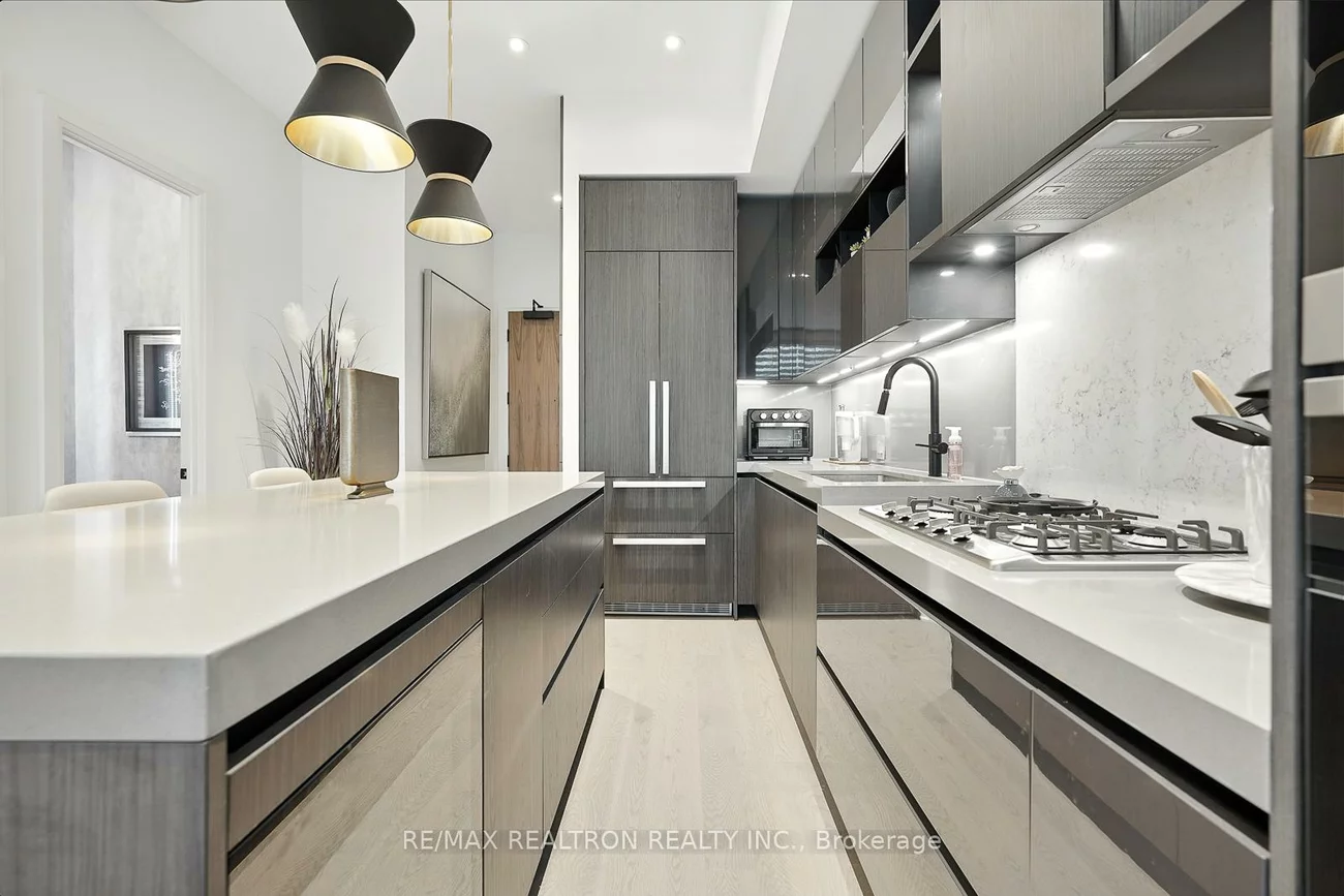 55, Port, Port Credit, Mississauga