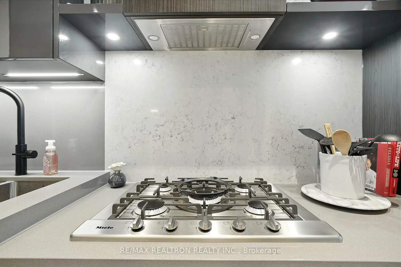 55, Port, Port Credit, Mississauga