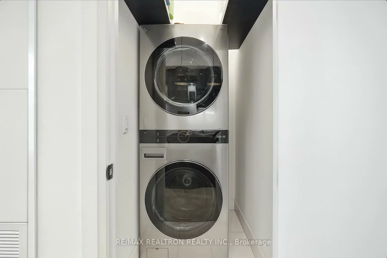 55, Port, Port Credit, Mississauga