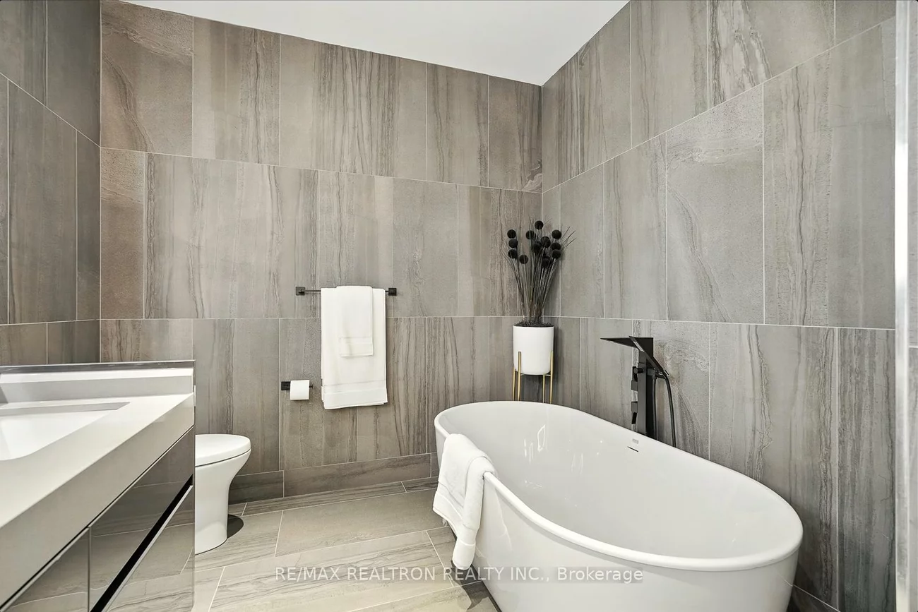 55, Port, Port Credit, Mississauga