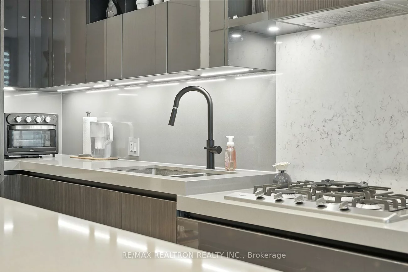 55, Port, Port Credit, Mississauga