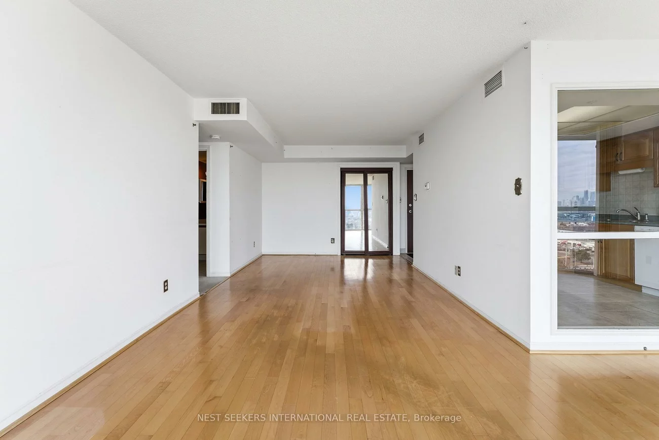880, Dundas, Erindale, Mississauga