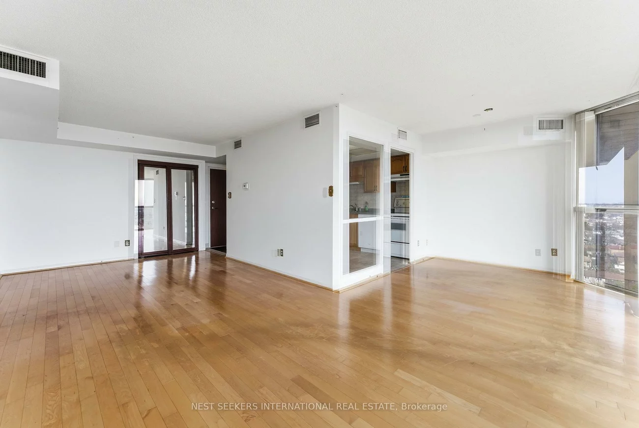 880, Dundas, Erindale, Mississauga