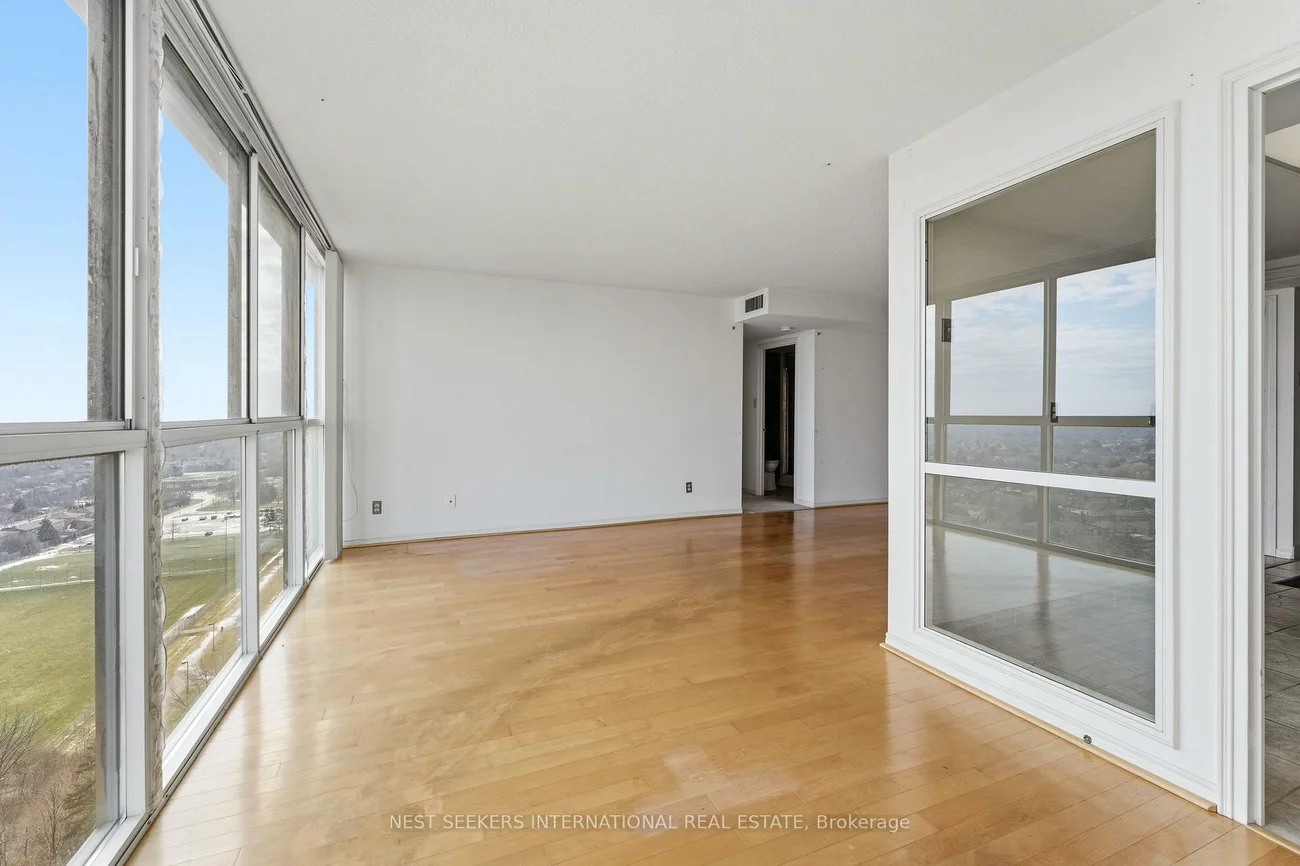 880, Dundas, Erindale, Mississauga