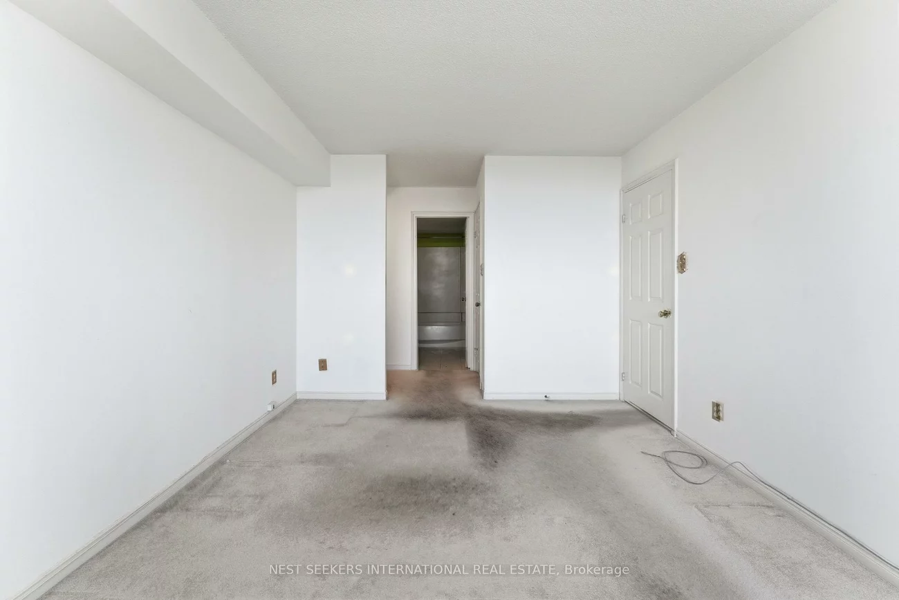 880, Dundas, Erindale, Mississauga