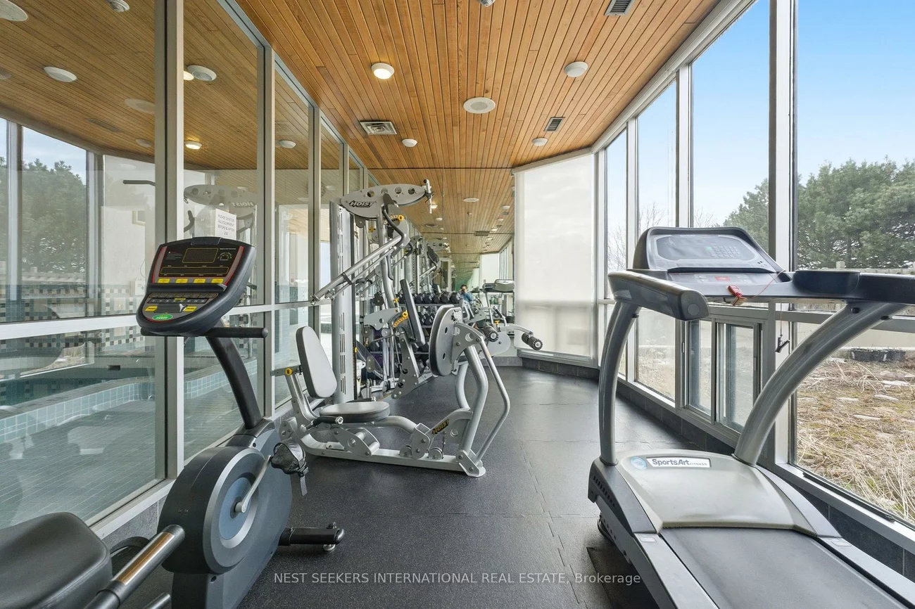 880, Dundas, Erindale, Mississauga